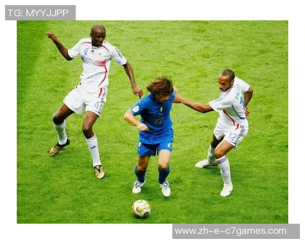 足球世界赛上的顶级球星有哪些 他们的传奇故事与赛场表现揭秘 足球世界赛上的顶级球星有哪些 他们的传奇故事与赛场表现揭秘